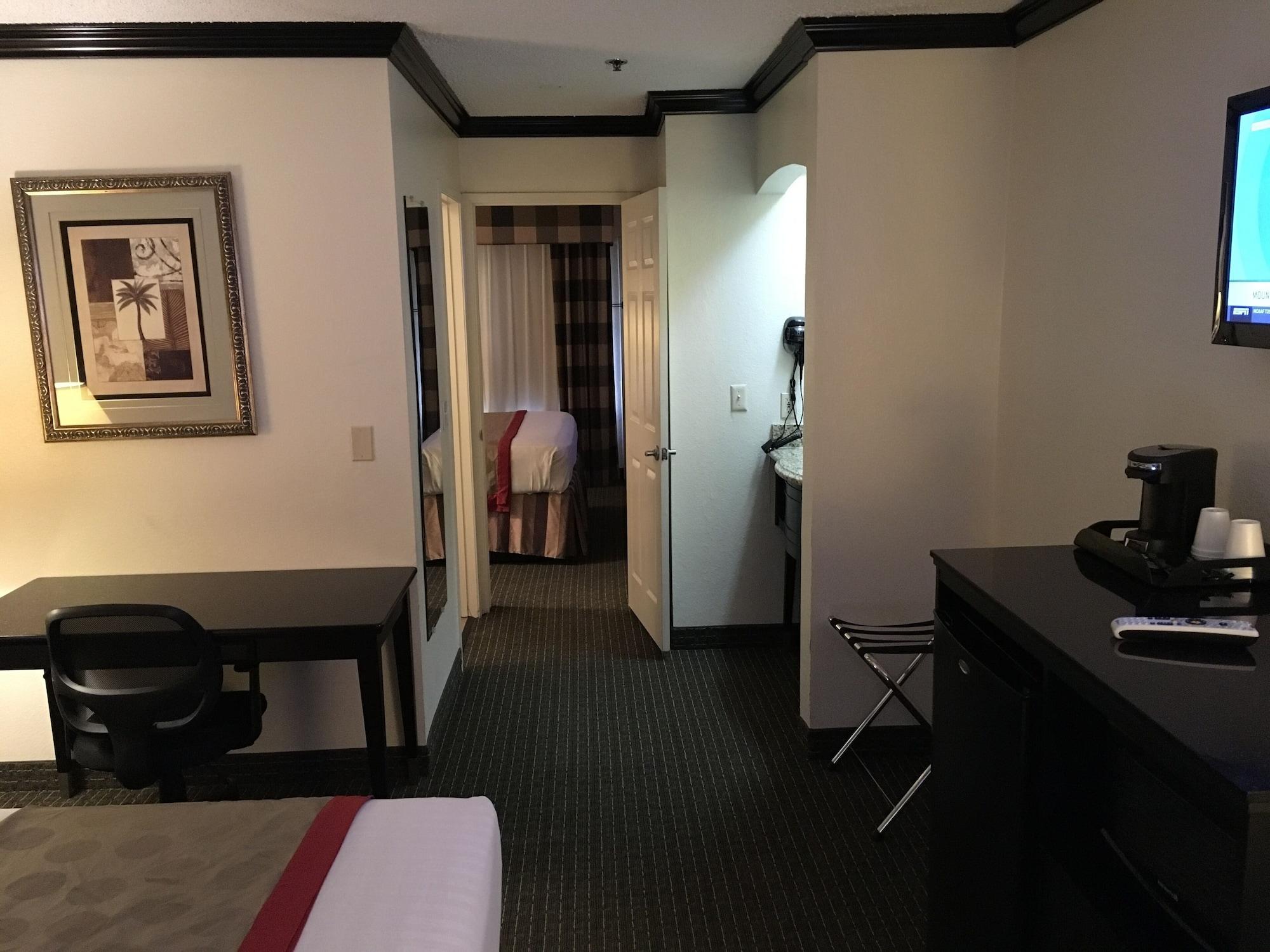 รามาดา บาย วินด์แฮม ออนแทริโอ Hotel ออนตาริโอ ภายนอก รูปภาพ