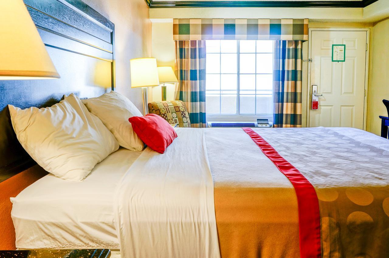 รามาดา บาย วินด์แฮม ออนแทริโอ Hotel ออนตาริโอ ห้อง รูปภาพ